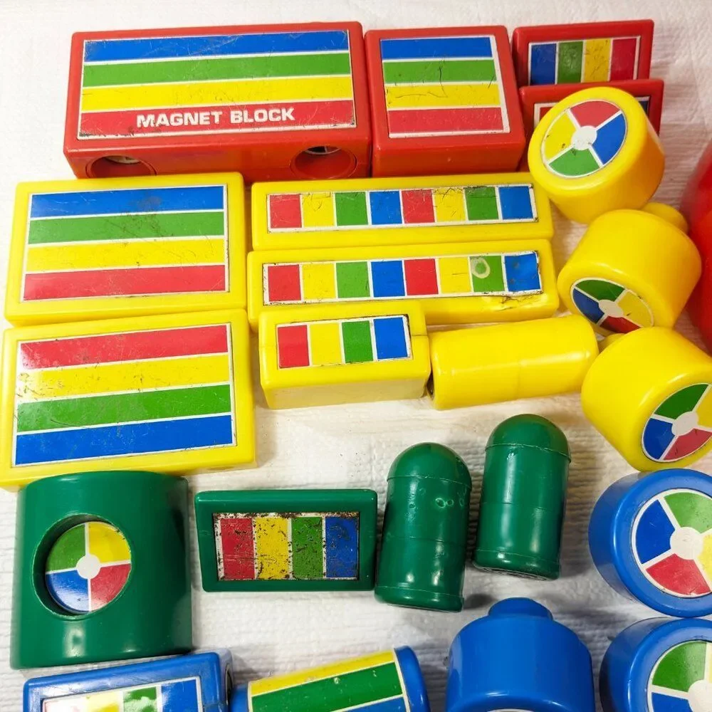 Vintage‎ Hilco Bucket set 22 Magnet Blocks magnetic building toy rainbow primary